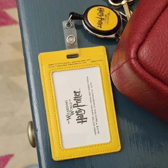 Universal Studios Harry Potter Mischief Bag With ID Clip - Picture 5 of 11